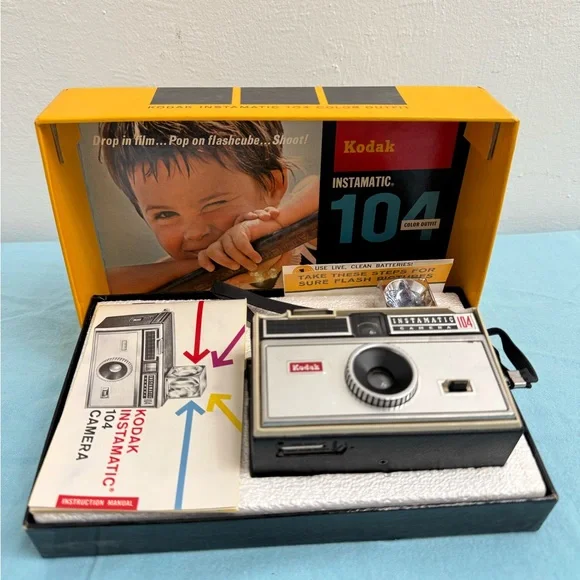 Vintage Cameras Kodak Instamatic Camera 104 Film Kodak Instamatic